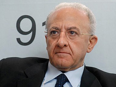 De Luca a Giudizio, M5S all'attacco De Luca a Giudizio, M5S all'attacco